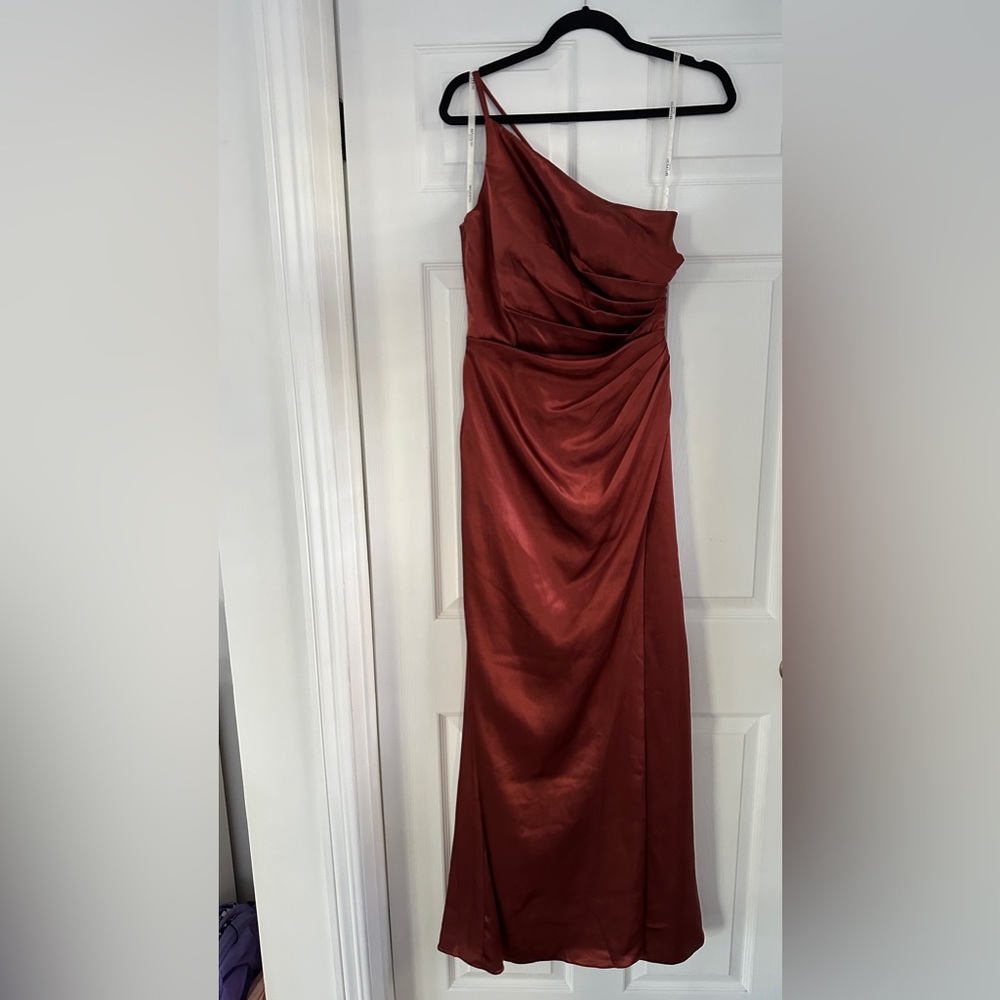 David's Bridal Dress | Charmeuse Draped One-Shoulder with Slit in Cinnamon - Picture 6 of 9